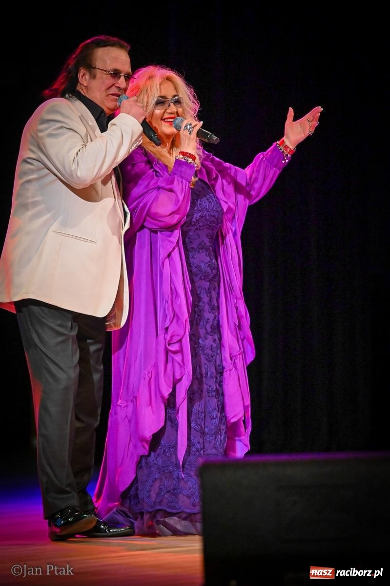 Zdjęcie w galerii na portalu naszraciborz.pl: Koncert Marka Torzewskiego w Raciborskim Centrum Kultury – wieczór pełen emocji i wspólnej zabawy wiadomości z regionu