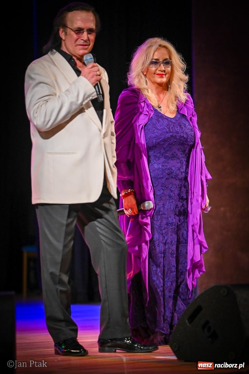 Zdjęcie w galerii na portalu naszraciborz.pl: Koncert Marka Torzewskiego w Raciborskim Centrum Kultury – wieczór pełen emocji i wspólnej zabawy wiadomości z regionu