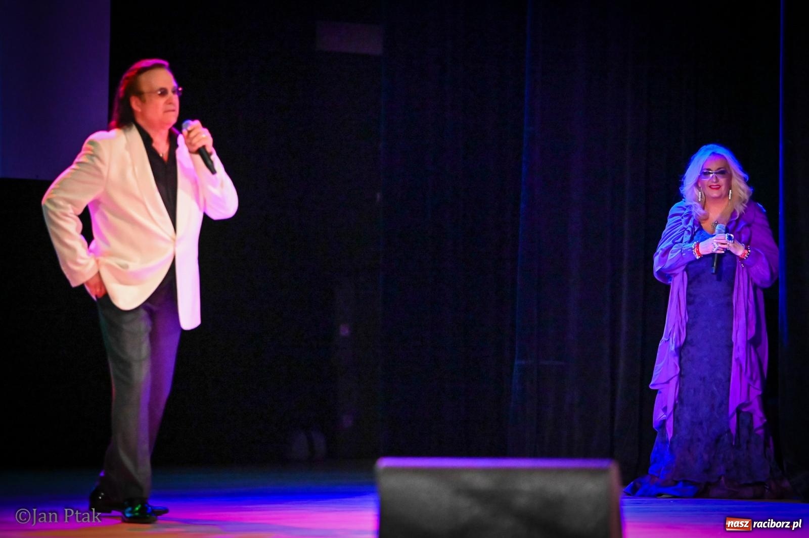 Zdjęcie w galerii na portalu naszraciborz.pl: Koncert Marka Torzewskiego w Raciborskim Centrum Kultury – wieczór pełen emocji i wspólnej zabawy wiadomości z regionu