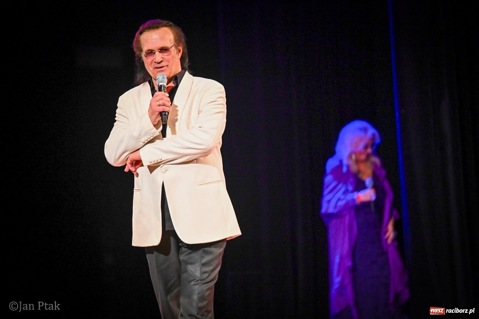 Zdjęcie w galerii na portalu naszraciborz.pl: Koncert Marka Torzewskiego w Raciborskim Centrum Kultury – wieczór pełen emocji i wspólnej zabawy wiadomości z regionu