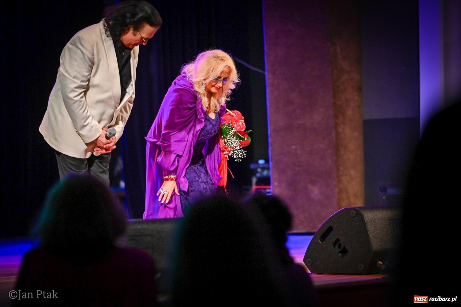 Zdjęcie w galerii na portalu naszraciborz.pl: Koncert Marka Torzewskiego w Raciborskim Centrum Kultury – wieczór pełen emocji i wspólnej zabawy wiadomości z regionu