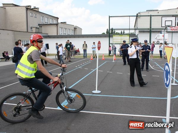 Zdjęcie w galerii na portalu naszraciborz.pl: Egzamin praktyczny na kartę rowerową wiadomości z regionu