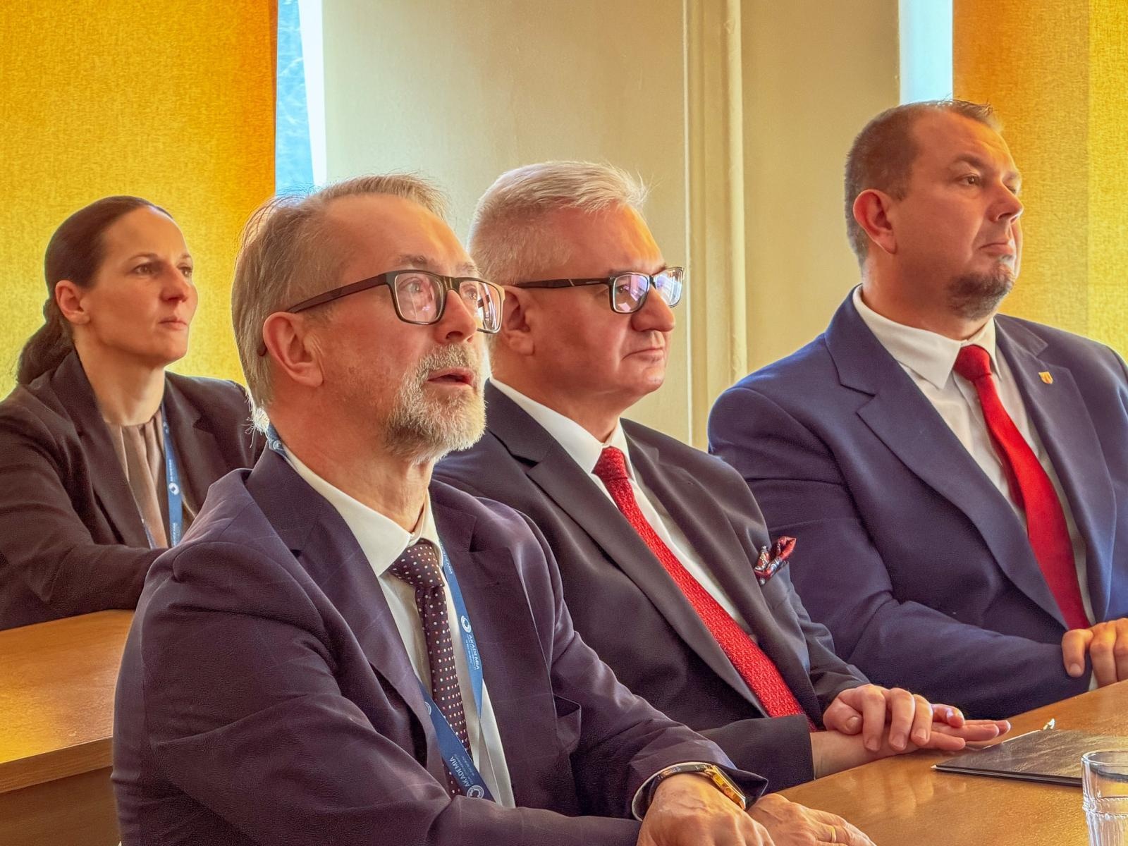 Zdjęcie w galerii na portalu naszraciborz.pl: Nauka, samorząd i Europa: IV Seminarium Eunomii o fundamentach społeczeństwa wiadomości z regionu