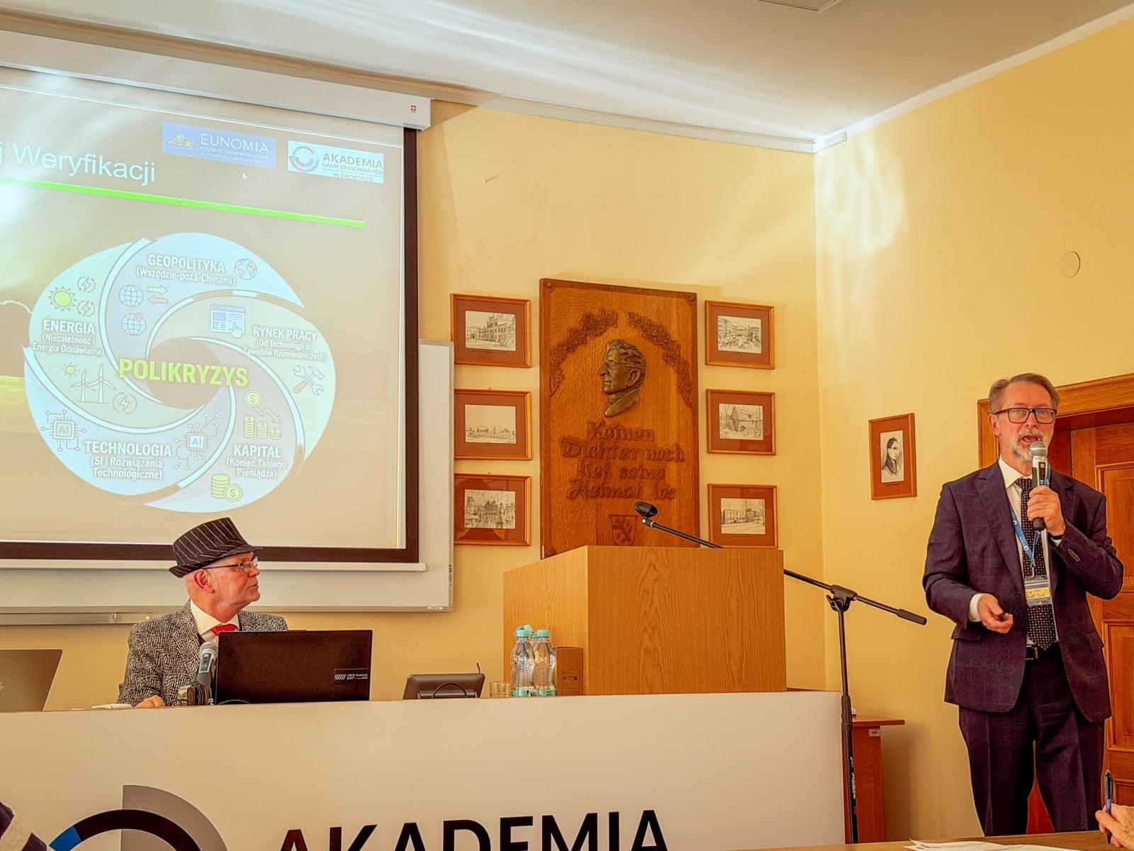 Zdjęcie w galerii na portalu naszraciborz.pl: Nauka, samorząd i Europa: IV Seminarium Eunomii o fundamentach społeczeństwa wiadomości z regionu