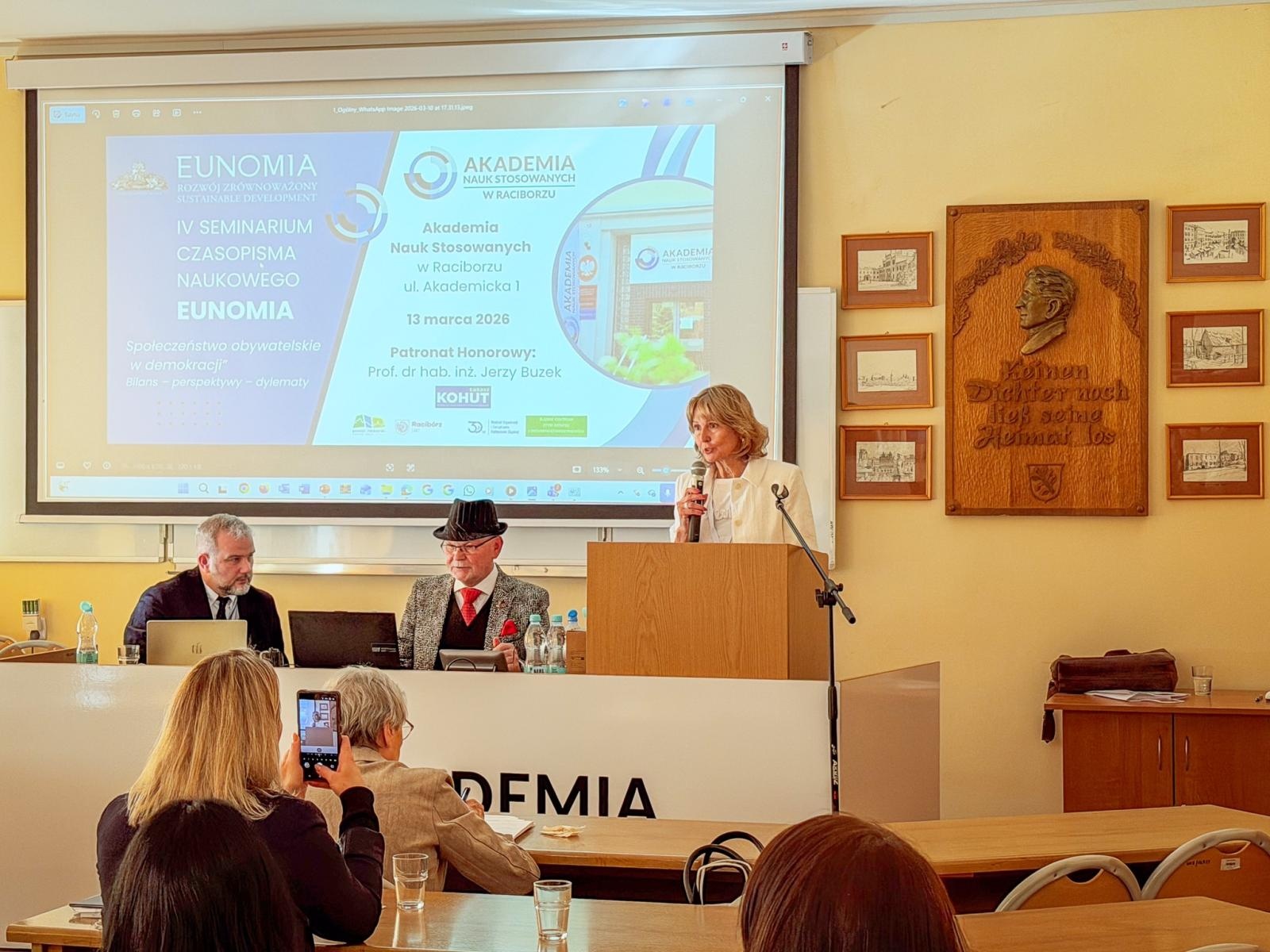 Zdjęcie w galerii na portalu naszraciborz.pl: Nauka, samorząd i Europa: IV Seminarium Eunomii o fundamentach społeczeństwa wiadomości z regionu