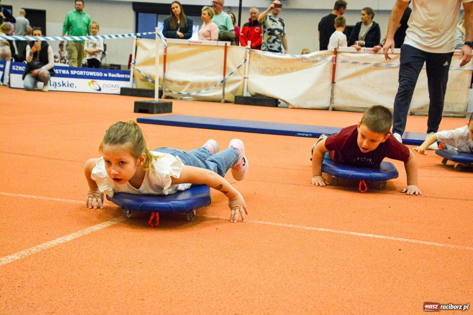 Zdjęcie w galerii na portalu naszraciborz.pl: Raciborski Test Sprawności 2026 przyciągnął dwustu najmłodszych miłośników ruchu wiadomości z regionu