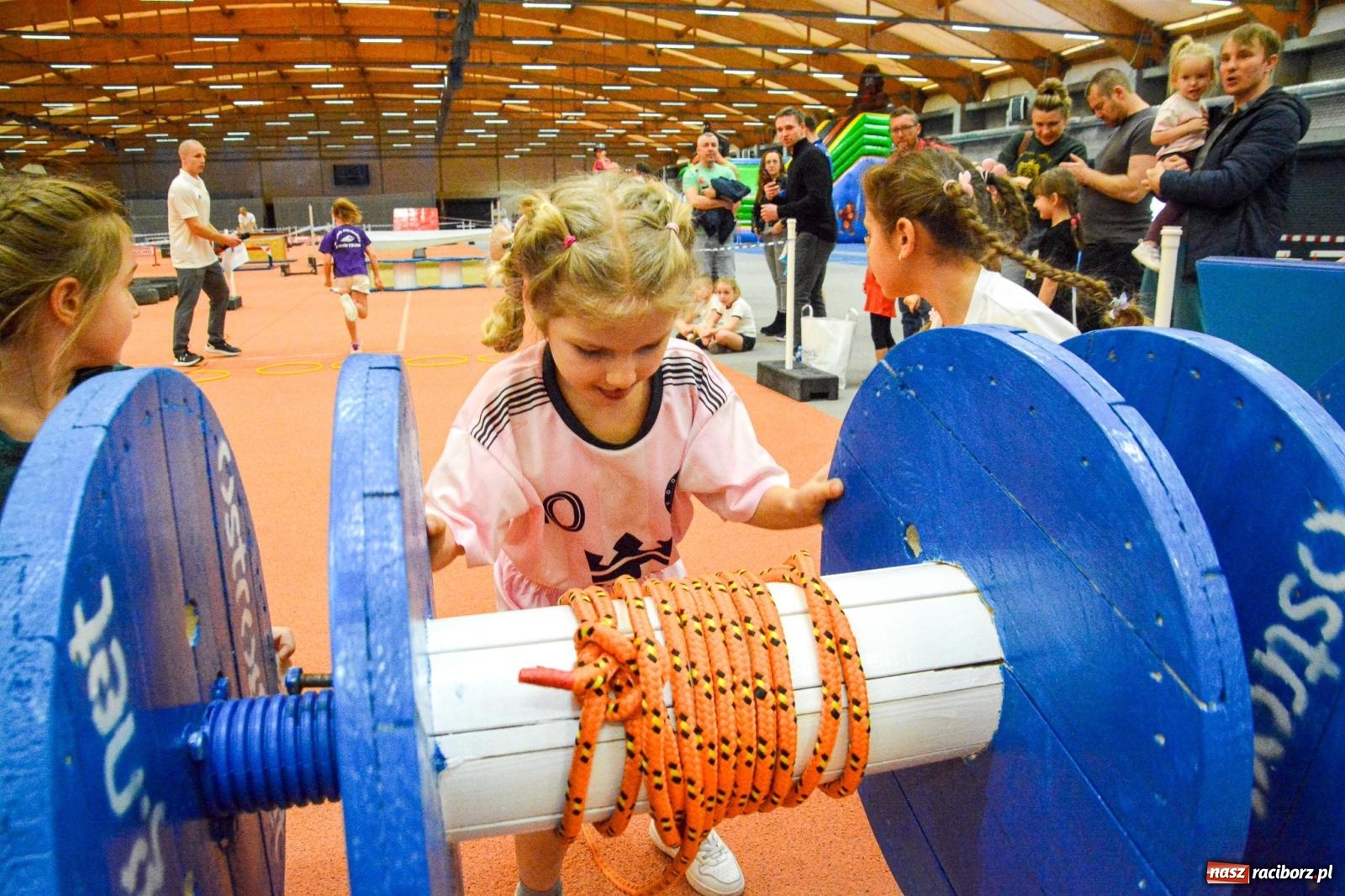 Zdjęcie w galerii na portalu naszraciborz.pl: Raciborski Test Sprawności 2026 przyciągnął dwustu najmłodszych miłośników ruchu wiadomości z regionu