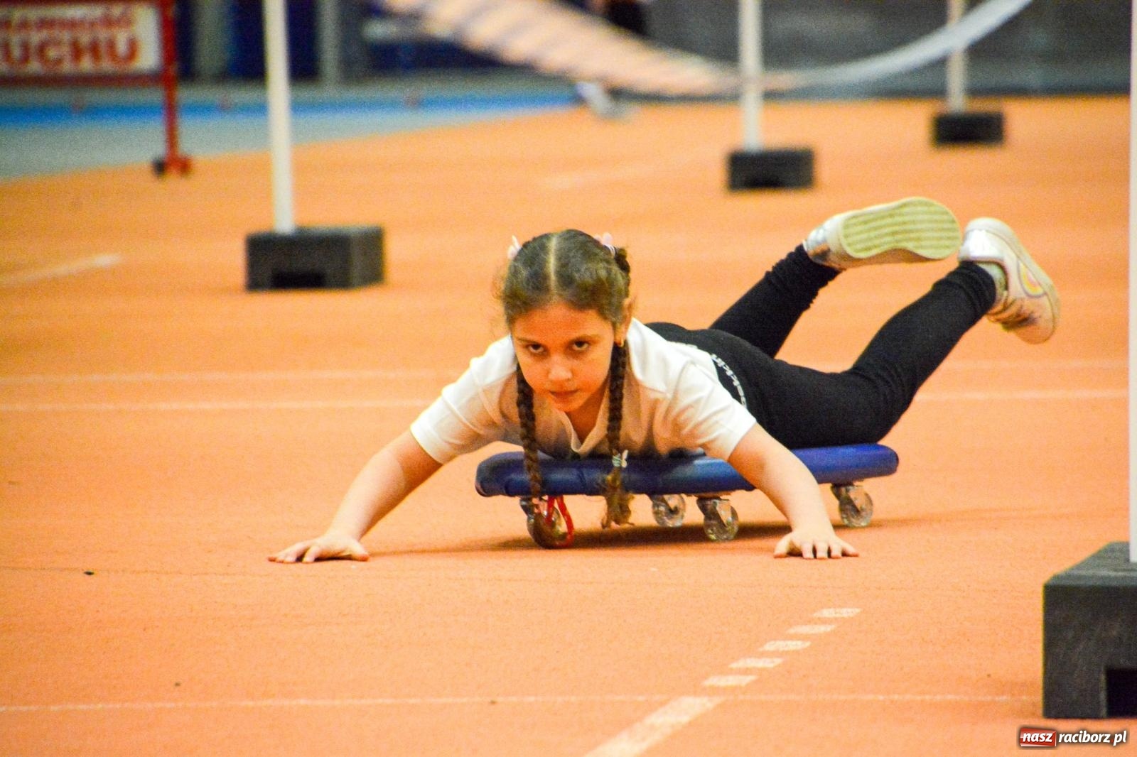 Zdjęcie w galerii na portalu naszraciborz.pl: Raciborski Test Sprawności 2026 przyciągnął dwustu najmłodszych miłośników ruchu wiadomości z regionu