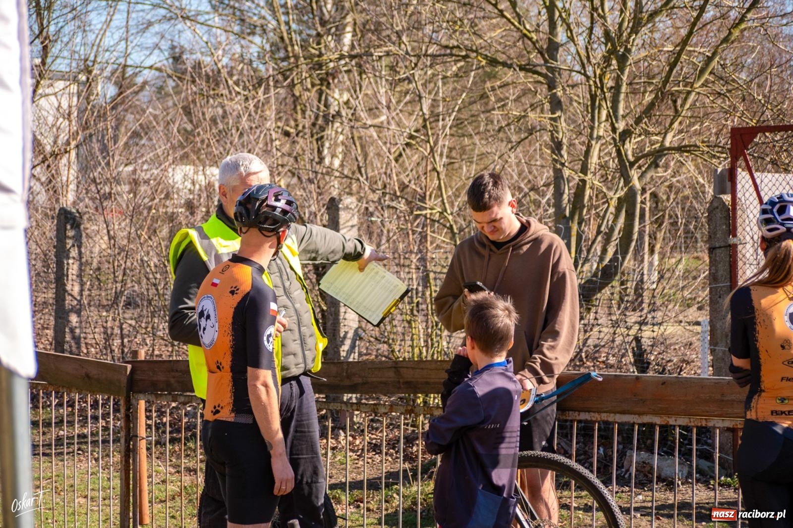 Zdjęcie w galerii na portalu naszraciborz.pl: Dog Adventure Sprint Race w Kuźni Raciborskiej. Emocjonujący pierwszy dzień wyścigów psich zaprzęgów [FOTO] wiadomości z regionu