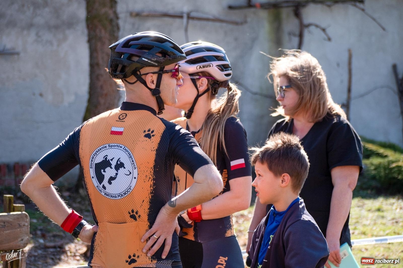 Zdjęcie w galerii na portalu naszraciborz.pl: Dog Adventure Sprint Race w Kuźni Raciborskiej. Emocjonujący pierwszy dzień wyścigów psich zaprzęgów [FOTO] wiadomości z regionu
