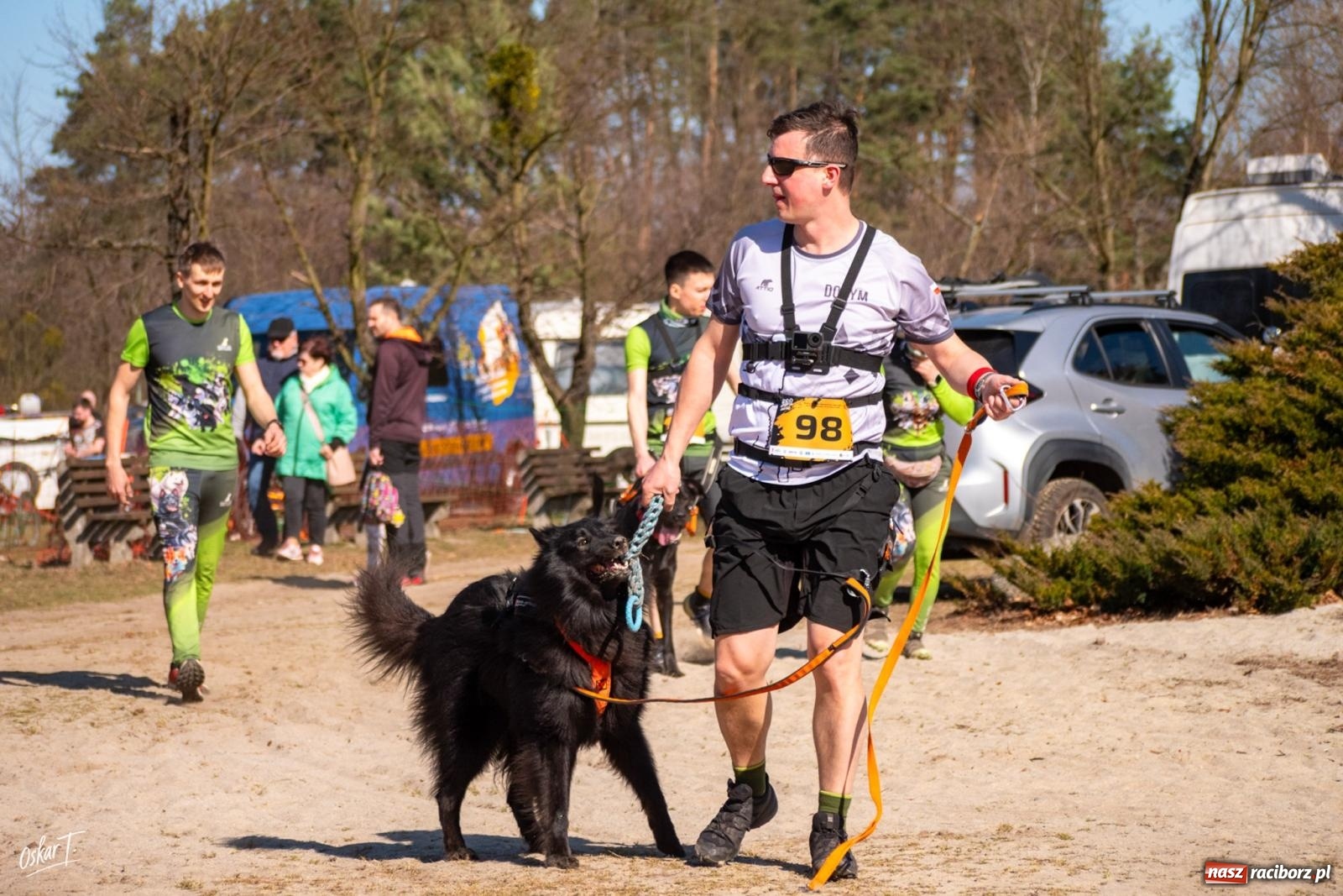 Zdjęcie w galerii na portalu naszraciborz.pl: Dog Adventure Sprint Race w Kuźni Raciborskiej. Emocjonujący pierwszy dzień wyścigów psich zaprzęgów [FOTO] wiadomości z regionu