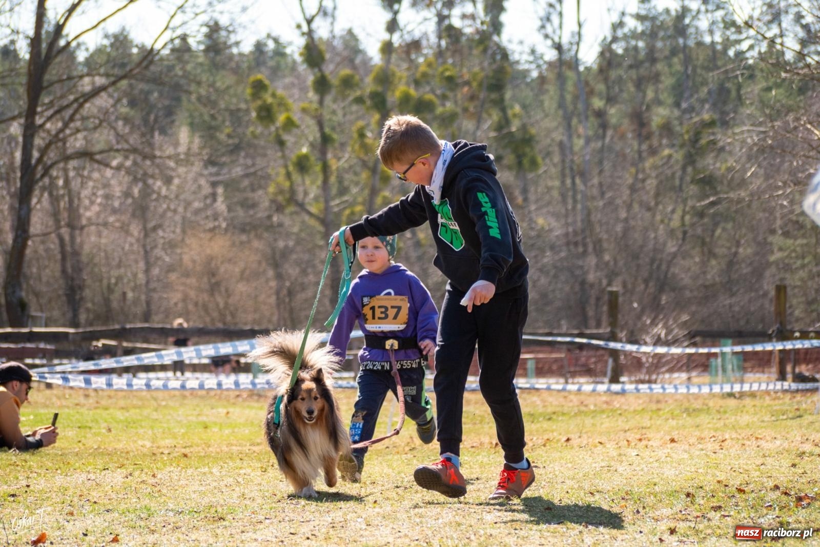 Zdjęcie w galerii na portalu naszraciborz.pl: Dog Adventure Sprint Race w Kuźni Raciborskiej. Emocjonujący pierwszy dzień wyścigów psich zaprzęgów [FOTO] wiadomości z regionu