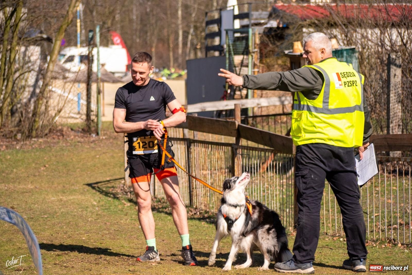 Zdjęcie w galerii na portalu naszraciborz.pl: Dog Adventure Sprint Race w Kuźni Raciborskiej. Emocjonujący pierwszy dzień wyścigów psich zaprzęgów [FOTO] wiadomości z regionu