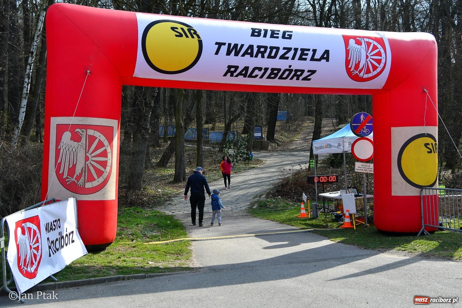 Zdjęcie w galerii na portalu naszraciborz.pl: Mateusz Wolnik zwycięzcą XIV Biegu Twardziela w Raciborzu wiadomości z regionu