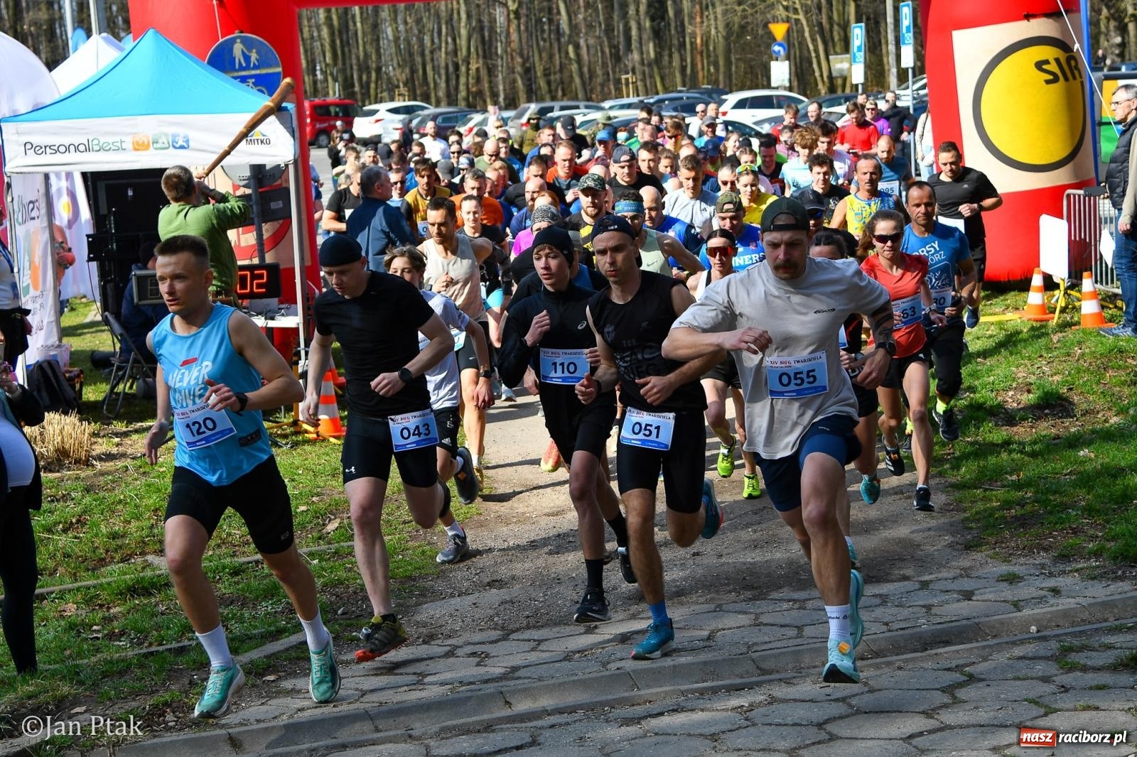 Zdjęcie w galerii na portalu naszraciborz.pl: Mateusz Wolnik zwycięzcą XIV Biegu Twardziela w Raciborzu wiadomości z regionu