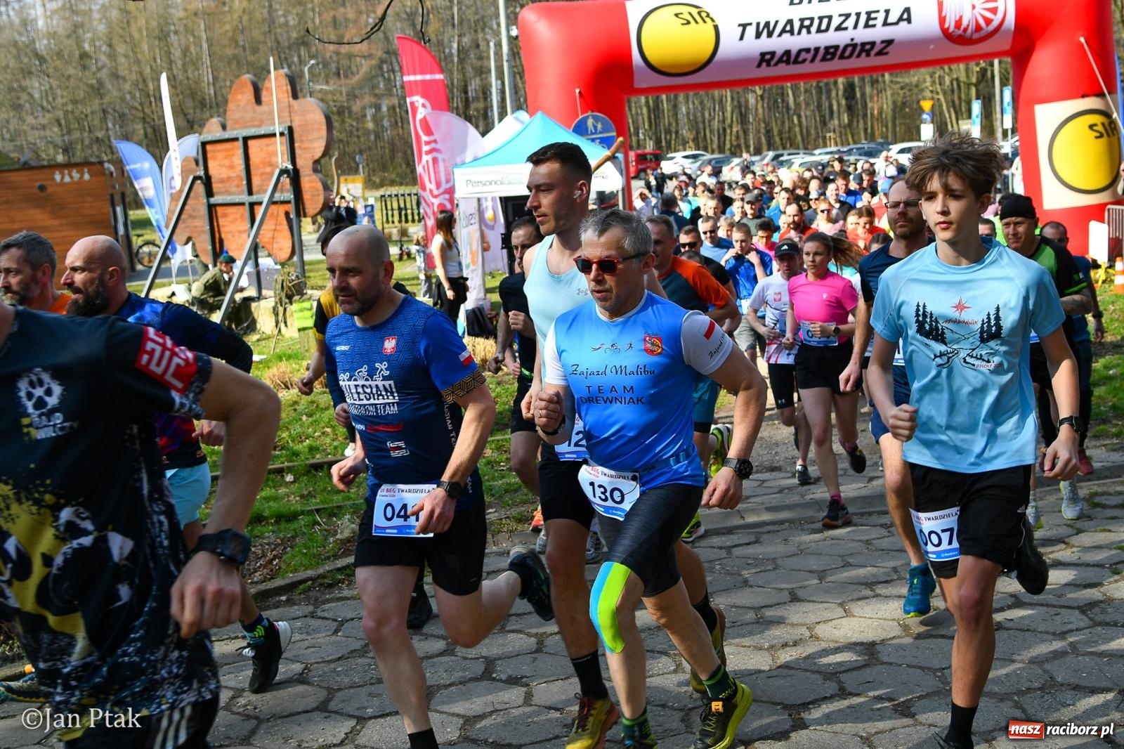 Zdjęcie w galerii na portalu naszraciborz.pl: Mateusz Wolnik zwycięzcą XIV Biegu Twardziela w Raciborzu wiadomości z regionu