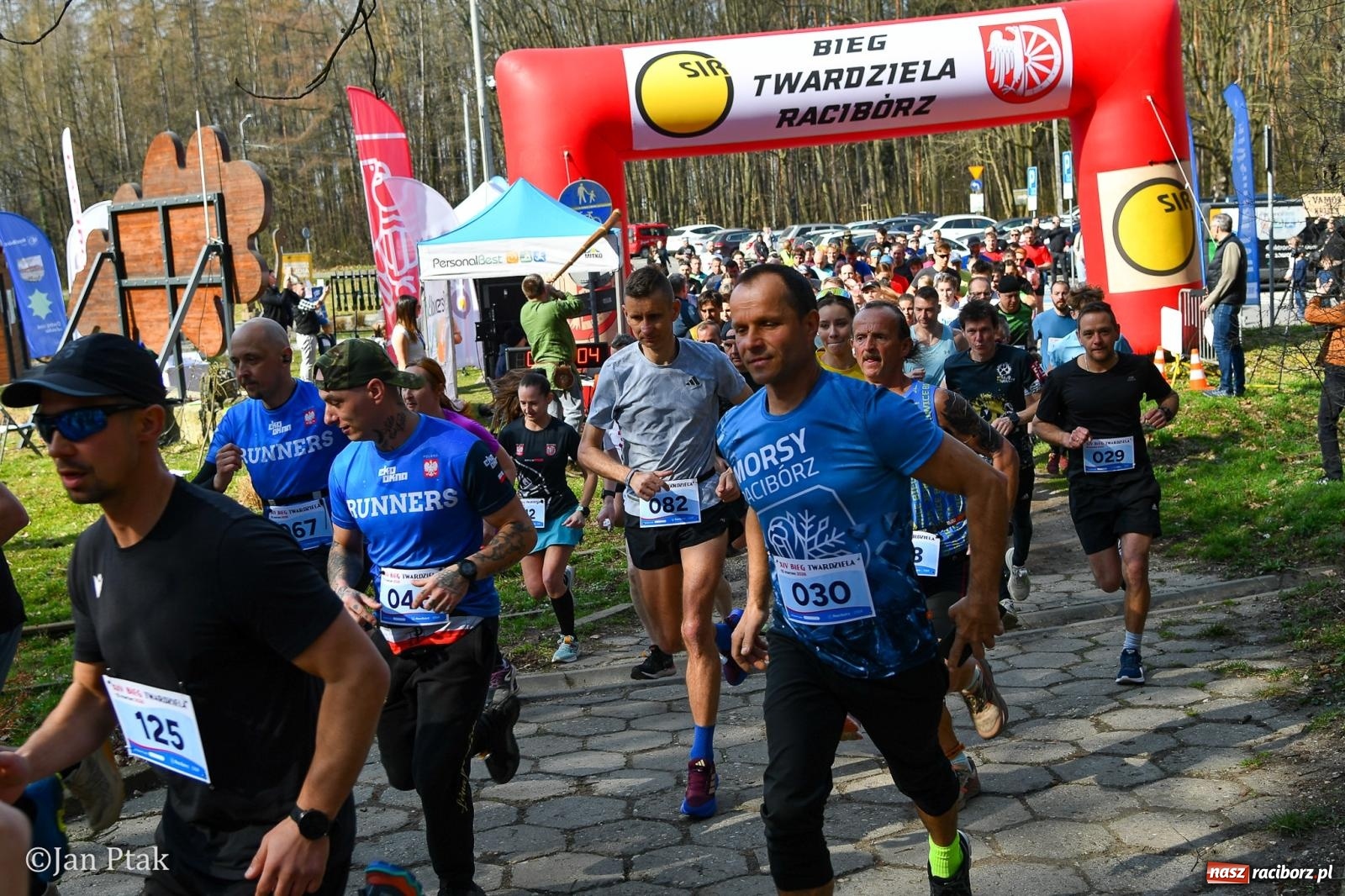 Zdjęcie w galerii na portalu naszraciborz.pl: Mateusz Wolnik zwycięzcą XIV Biegu Twardziela w Raciborzu wiadomości z regionu