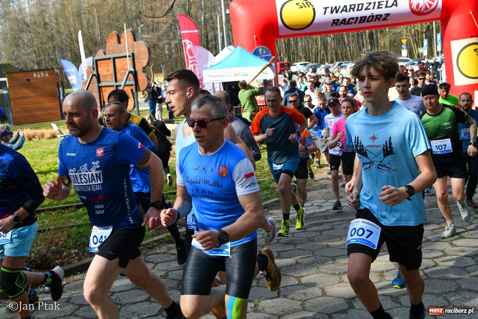Zdjęcie w galerii na portalu naszraciborz.pl: Mateusz Wolnik zwycięzcą XIV Biegu Twardziela w Raciborzu wiadomości z regionu