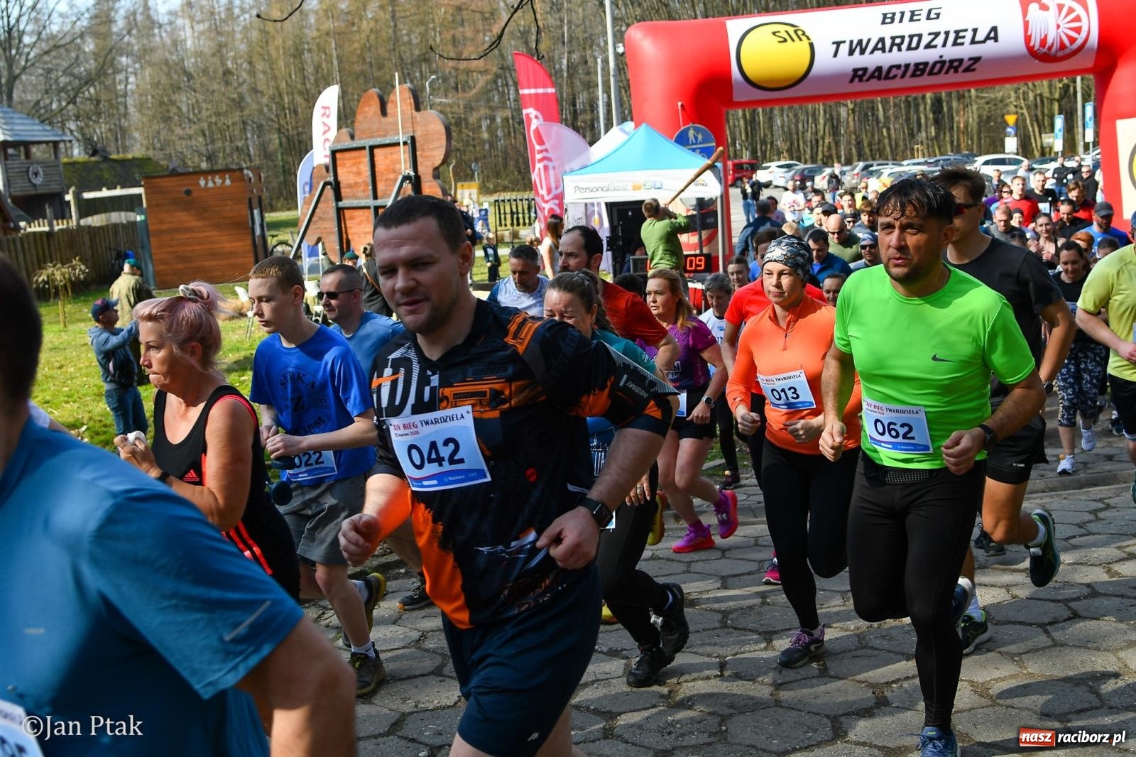 Zdjęcie w galerii na portalu naszraciborz.pl: Mateusz Wolnik zwycięzcą XIV Biegu Twardziela w Raciborzu wiadomości z regionu