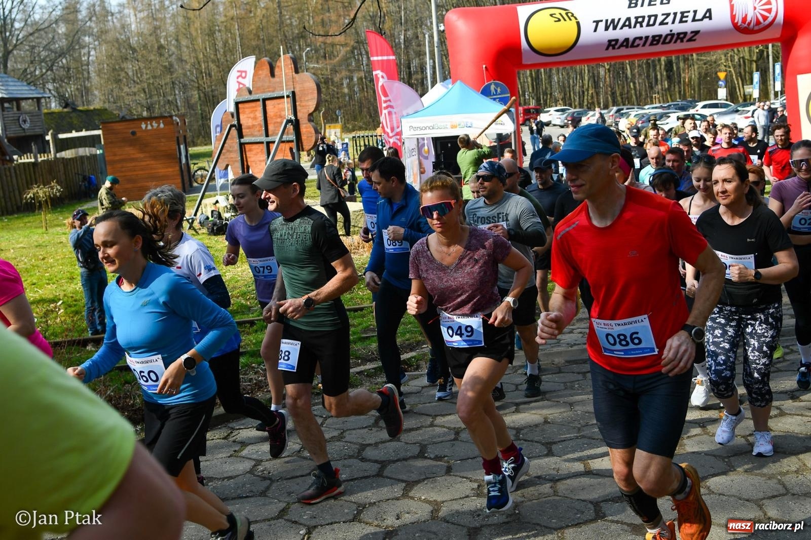 Zdjęcie w galerii na portalu naszraciborz.pl: Mateusz Wolnik zwycięzcą XIV Biegu Twardziela w Raciborzu wiadomości z regionu
