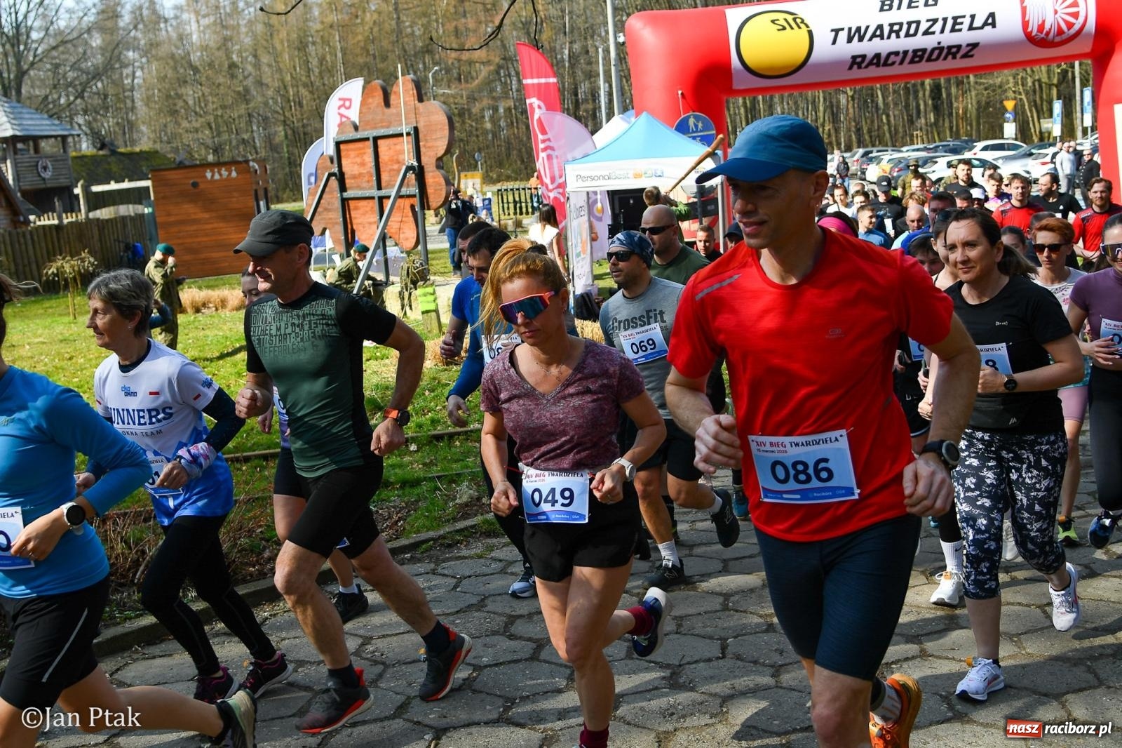 Zdjęcie w galerii na portalu naszraciborz.pl: Mateusz Wolnik zwycięzcą XIV Biegu Twardziela w Raciborzu wiadomości z regionu
