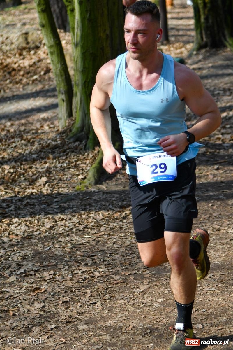 Zdjęcie w galerii na portalu naszraciborz.pl: Mateusz Wolnik zwycięzcą XIV Biegu Twardziela w Raciborzu wiadomości z regionu