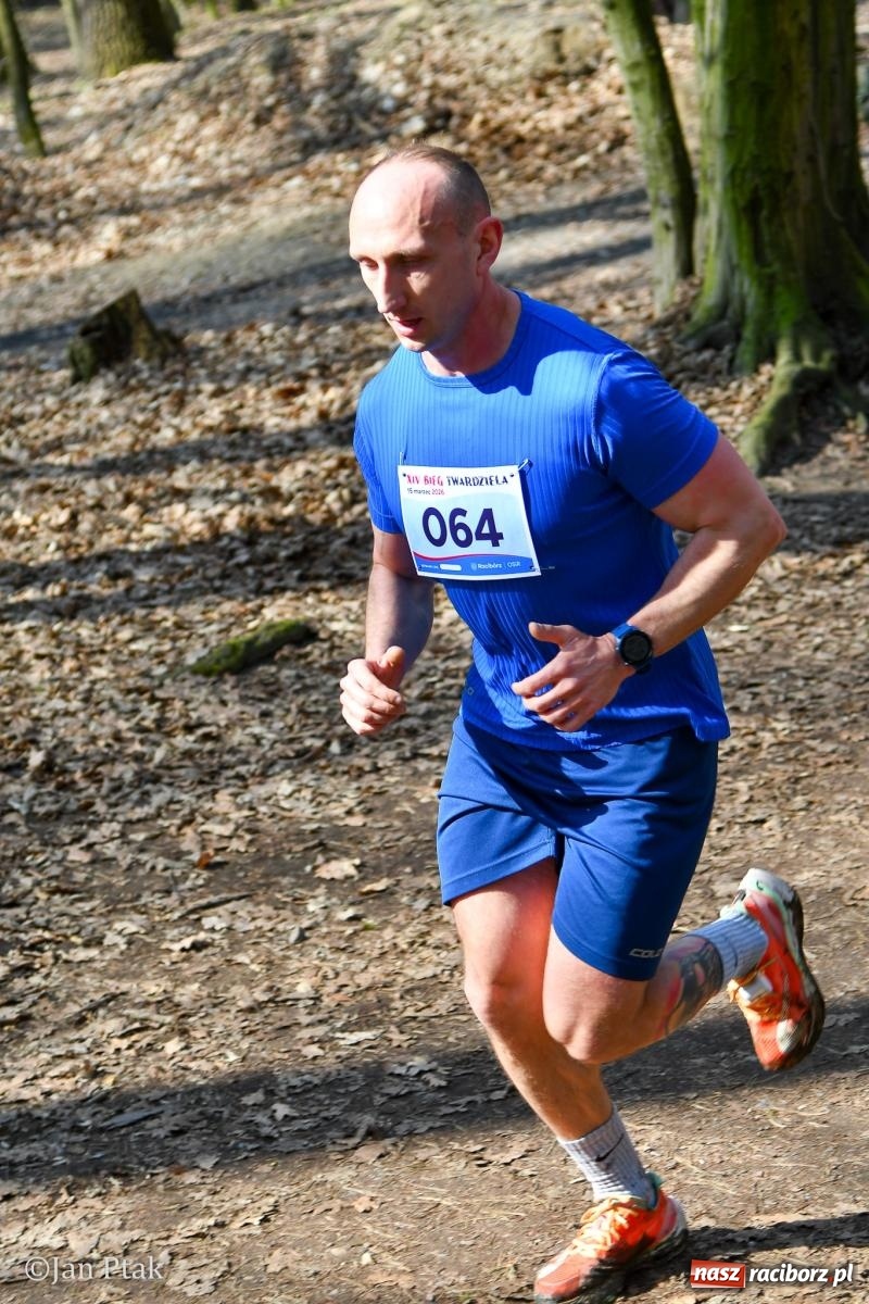 Zdjęcie w galerii na portalu naszraciborz.pl: Mateusz Wolnik zwycięzcą XIV Biegu Twardziela w Raciborzu wiadomości z regionu