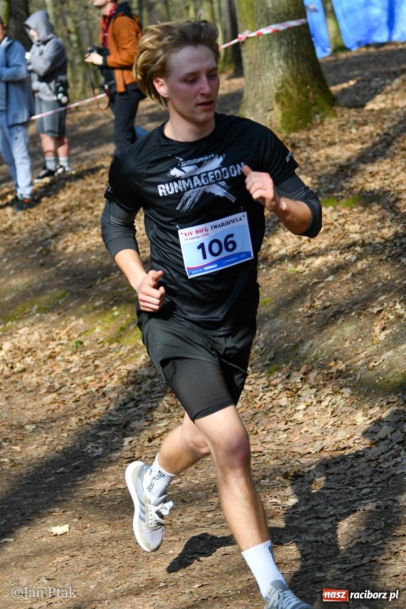 Zdjęcie w galerii na portalu naszraciborz.pl: Mateusz Wolnik zwycięzcą XIV Biegu Twardziela w Raciborzu wiadomości z regionu