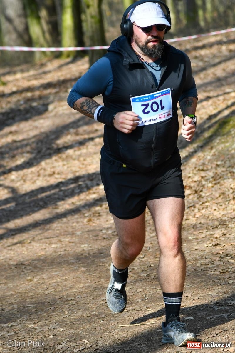 Zdjęcie w galerii na portalu naszraciborz.pl: Mateusz Wolnik zwycięzcą XIV Biegu Twardziela w Raciborzu wiadomości z regionu