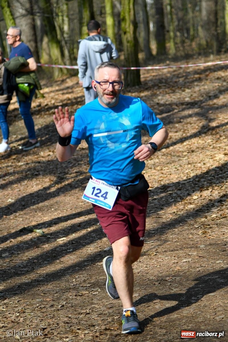Zdjęcie w galerii na portalu naszraciborz.pl: Mateusz Wolnik zwycięzcą XIV Biegu Twardziela w Raciborzu wiadomości z regionu