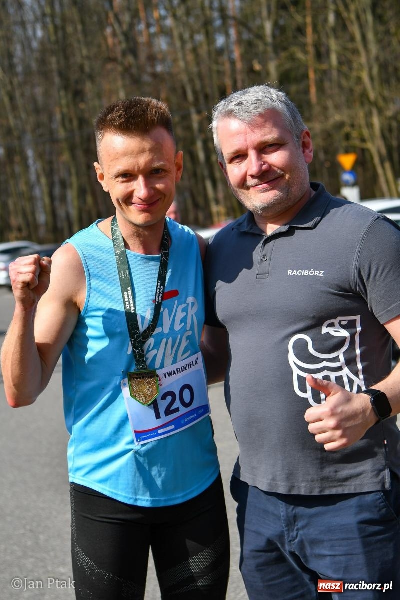 Zdjęcie w galerii na portalu naszraciborz.pl: Mateusz Wolnik zwycięzcą XIV Biegu Twardziela w Raciborzu wiadomości z regionu