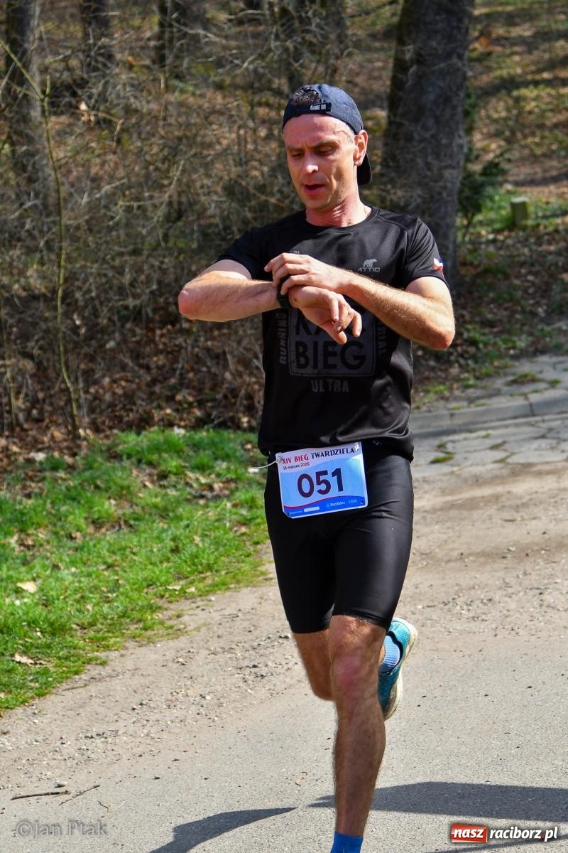 Zdjęcie w galerii na portalu naszraciborz.pl: Mateusz Wolnik zwycięzcą XIV Biegu Twardziela w Raciborzu wiadomości z regionu