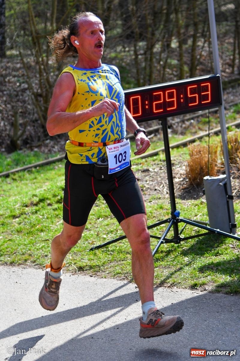 Zdjęcie w galerii na portalu naszraciborz.pl: Mateusz Wolnik zwycięzcą XIV Biegu Twardziela w Raciborzu wiadomości z regionu