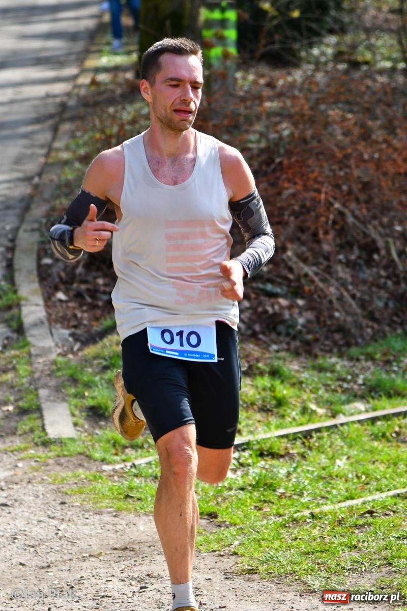 Zdjęcie w galerii na portalu naszraciborz.pl: Mateusz Wolnik zwycięzcą XIV Biegu Twardziela w Raciborzu wiadomości z regionu