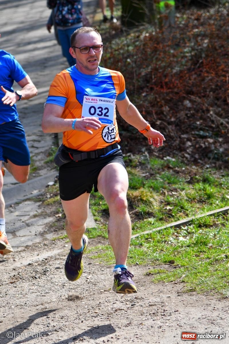 Zdjęcie w galerii na portalu naszraciborz.pl: Mateusz Wolnik zwycięzcą XIV Biegu Twardziela w Raciborzu wiadomości z regionu