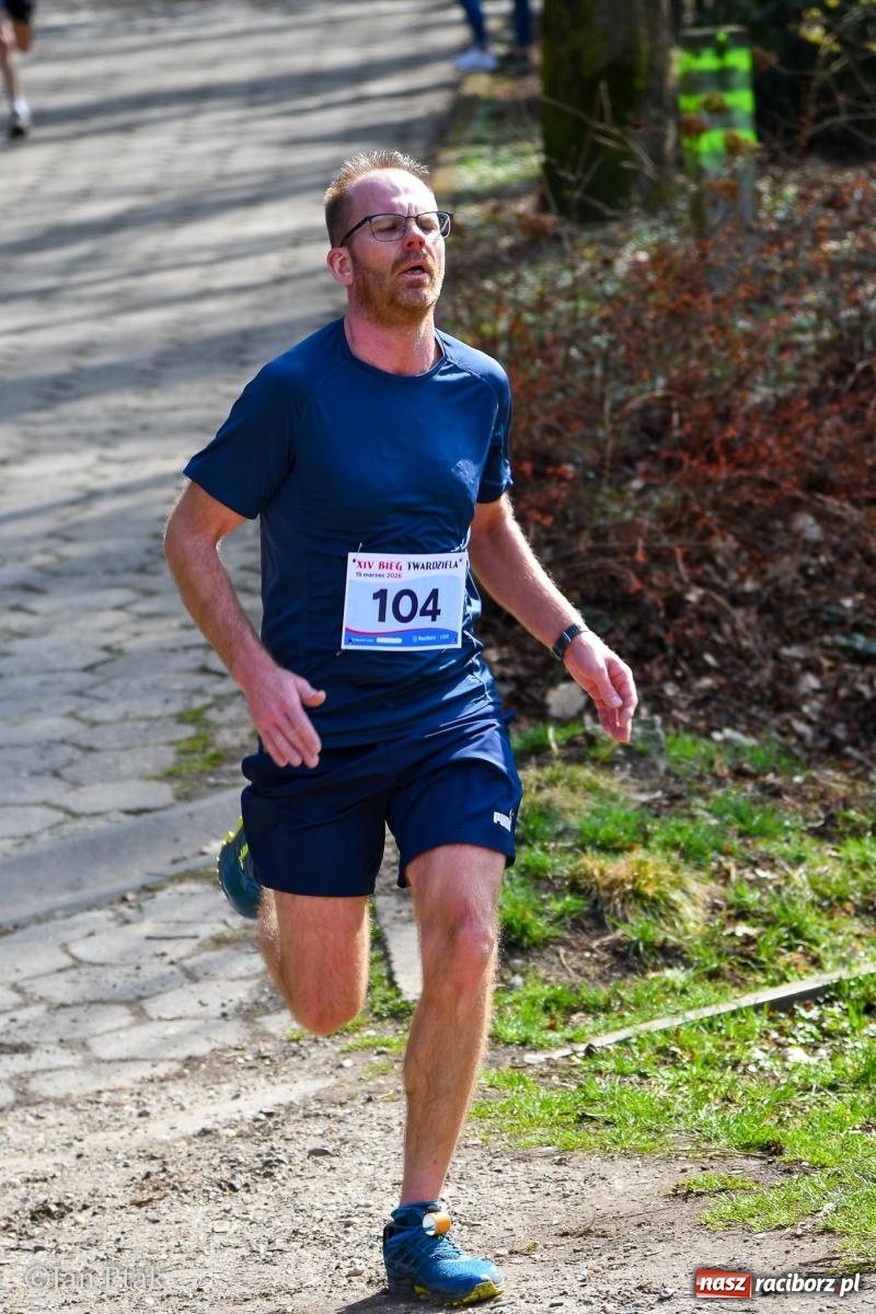 Zdjęcie w galerii na portalu naszraciborz.pl: Mateusz Wolnik zwycięzcą XIV Biegu Twardziela w Raciborzu wiadomości z regionu