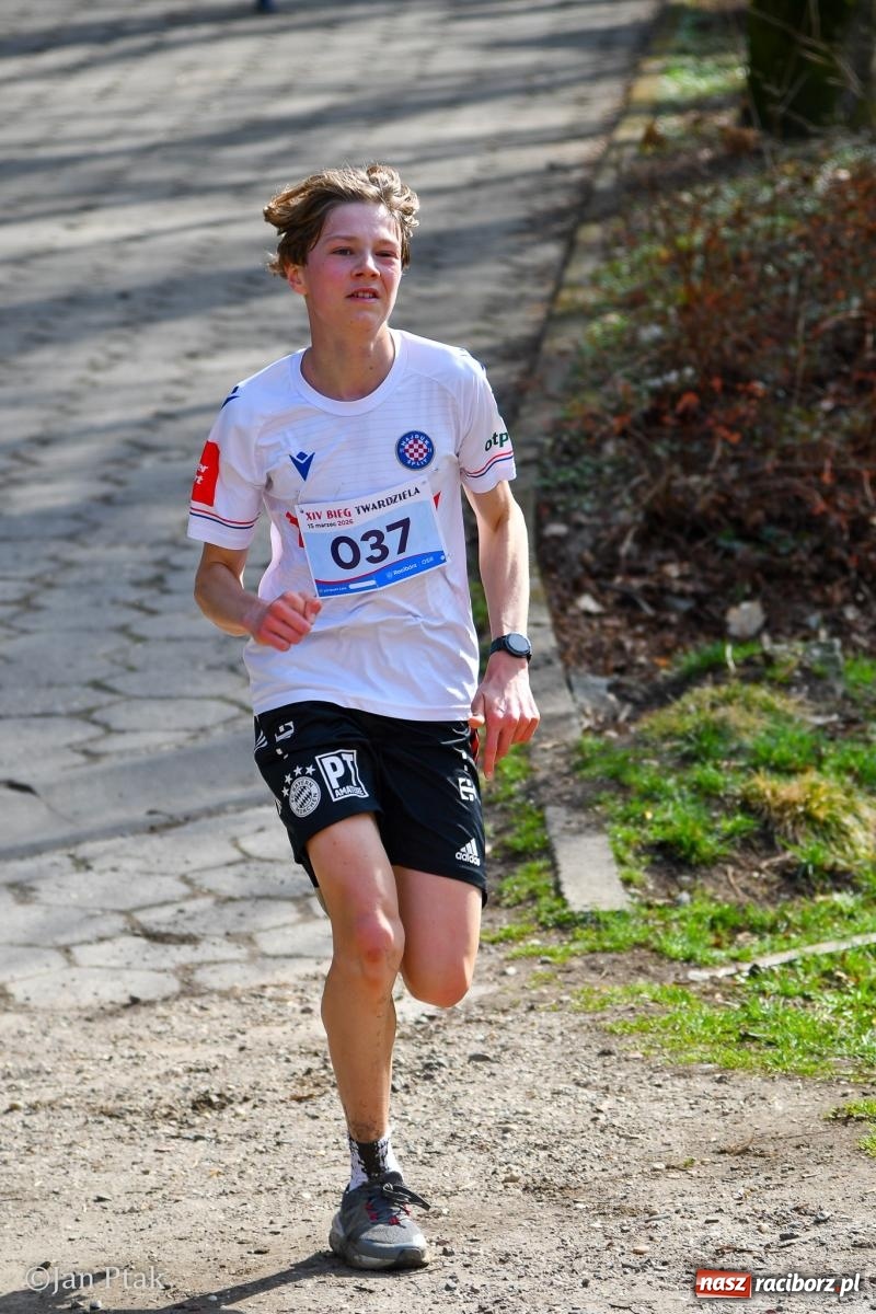 Zdjęcie w galerii na portalu naszraciborz.pl: Mateusz Wolnik zwycięzcą XIV Biegu Twardziela w Raciborzu wiadomości z regionu