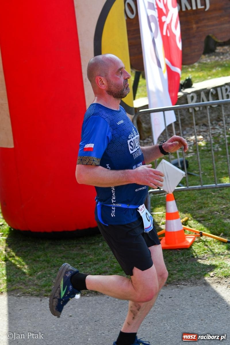 Zdjęcie w galerii na portalu naszraciborz.pl: Mateusz Wolnik zwycięzcą XIV Biegu Twardziela w Raciborzu wiadomości z regionu