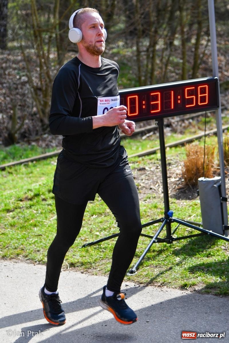 Zdjęcie w galerii na portalu naszraciborz.pl: Mateusz Wolnik zwycięzcą XIV Biegu Twardziela w Raciborzu wiadomości z regionu