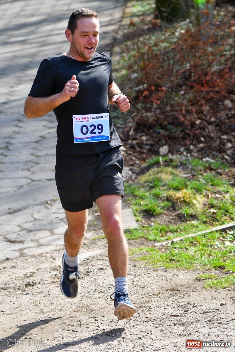 Zdjęcie w galerii na portalu naszraciborz.pl: Mateusz Wolnik zwycięzcą XIV Biegu Twardziela w Raciborzu wiadomości z regionu