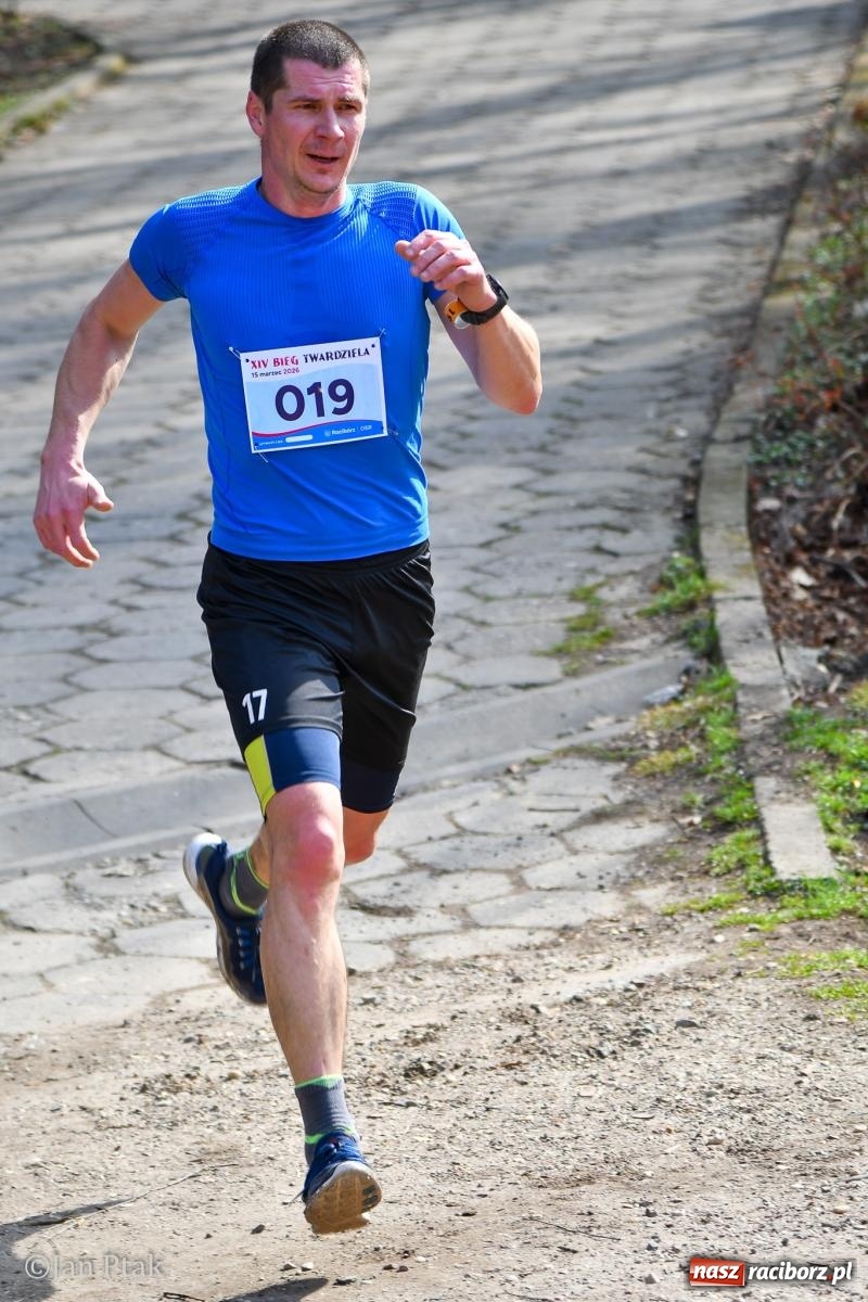 Zdjęcie w galerii na portalu naszraciborz.pl: Mateusz Wolnik zwycięzcą XIV Biegu Twardziela w Raciborzu wiadomości z regionu