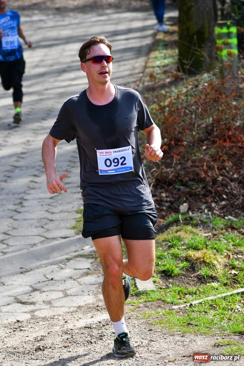 Zdjęcie w galerii na portalu naszraciborz.pl: Mateusz Wolnik zwycięzcą XIV Biegu Twardziela w Raciborzu wiadomości z regionu