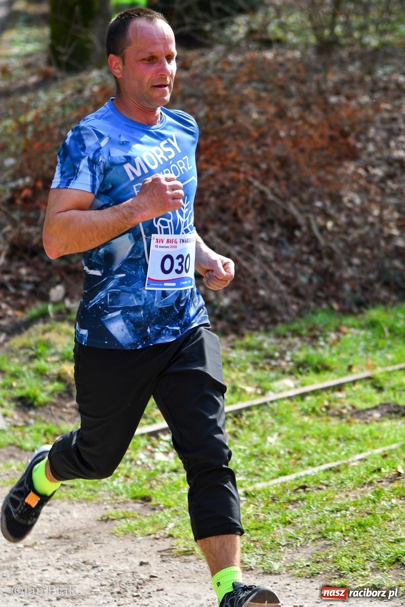 Zdjęcie w galerii na portalu naszraciborz.pl: Mateusz Wolnik zwycięzcą XIV Biegu Twardziela w Raciborzu wiadomości z regionu