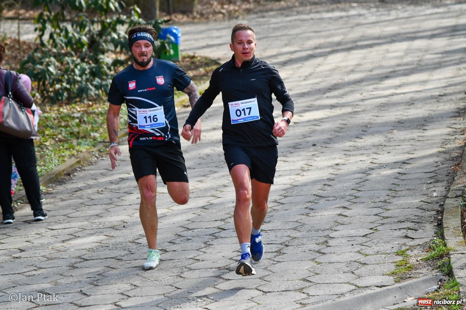 Zdjęcie w galerii na portalu naszraciborz.pl: Mateusz Wolnik zwycięzcą XIV Biegu Twardziela w Raciborzu wiadomości z regionu