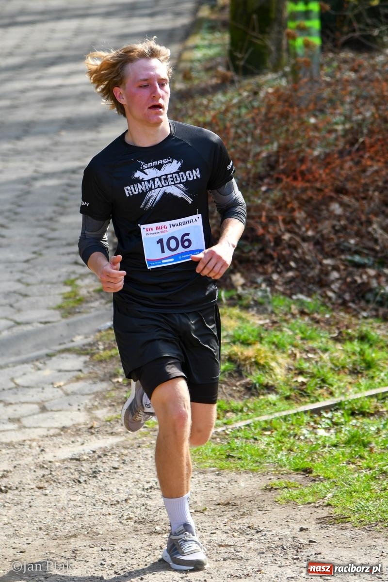 Zdjęcie w galerii na portalu naszraciborz.pl: Mateusz Wolnik zwycięzcą XIV Biegu Twardziela w Raciborzu wiadomości z regionu