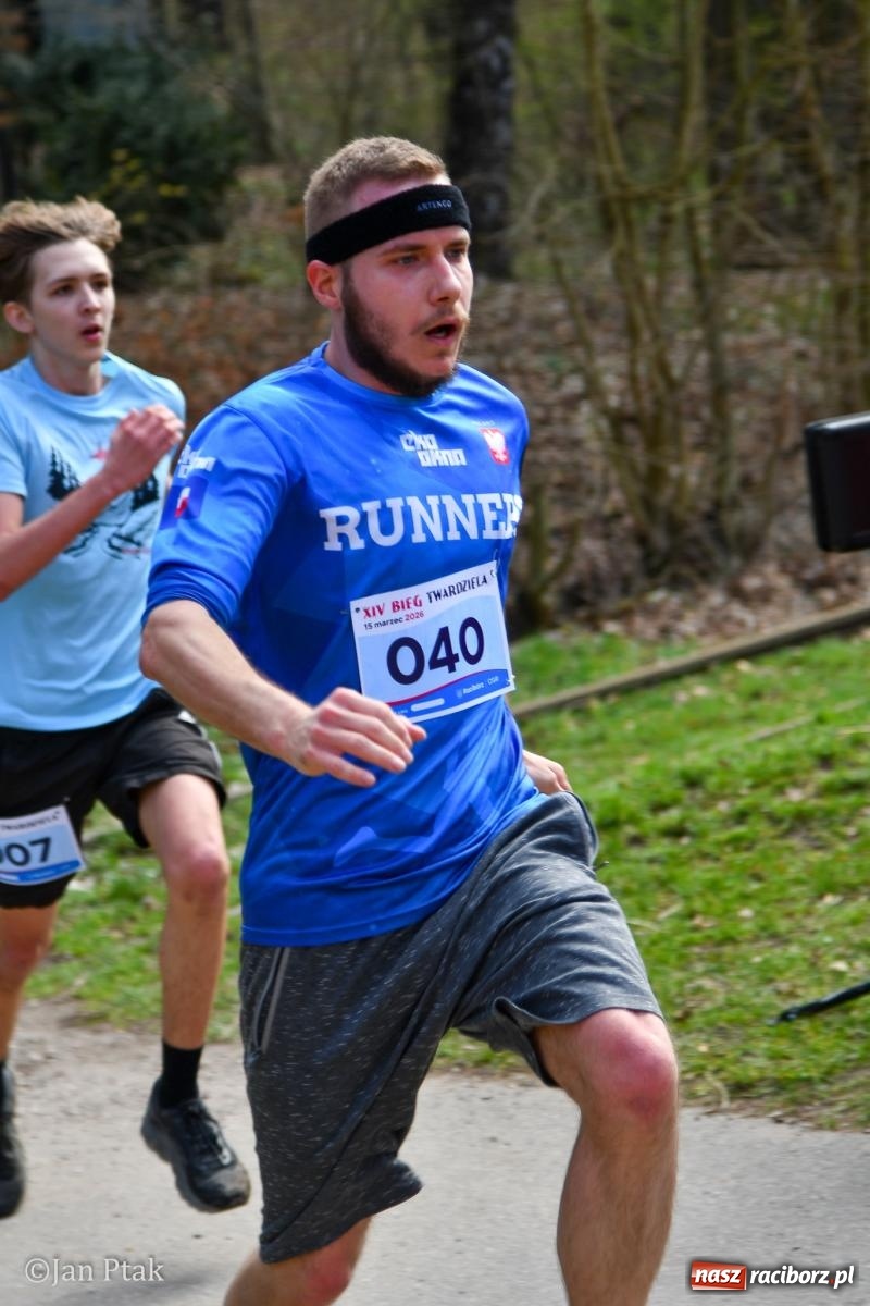 Zdjęcie w galerii na portalu naszraciborz.pl: Mateusz Wolnik zwycięzcą XIV Biegu Twardziela w Raciborzu wiadomości z regionu