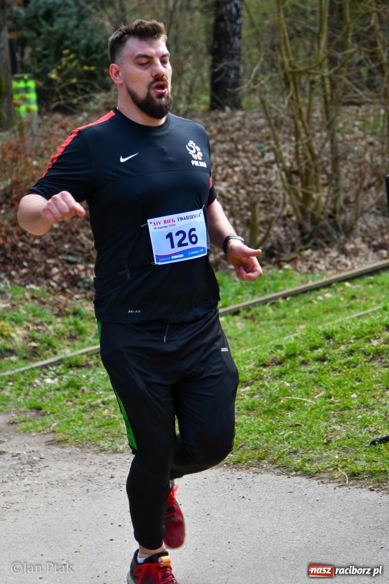 Zdjęcie w galerii na portalu naszraciborz.pl: Mateusz Wolnik zwycięzcą XIV Biegu Twardziela w Raciborzu wiadomości z regionu