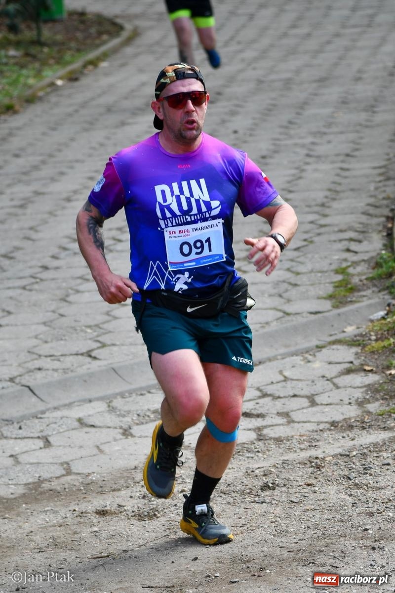 Zdjęcie w galerii na portalu naszraciborz.pl: Mateusz Wolnik zwycięzcą XIV Biegu Twardziela w Raciborzu wiadomości z regionu