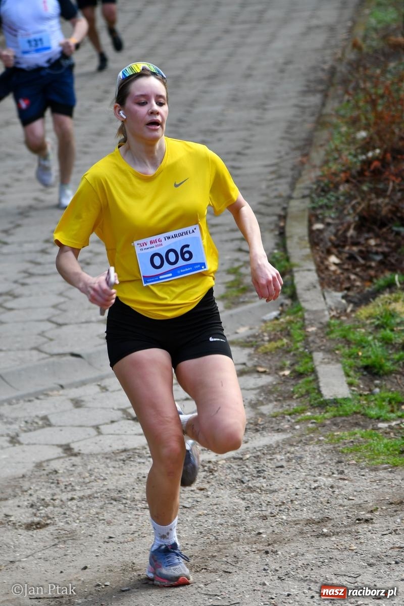 Zdjęcie w galerii na portalu naszraciborz.pl: Mateusz Wolnik zwycięzcą XIV Biegu Twardziela w Raciborzu wiadomości z regionu