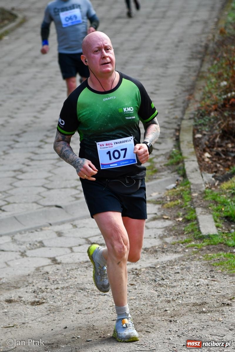 Zdjęcie w galerii na portalu naszraciborz.pl: Mateusz Wolnik zwycięzcą XIV Biegu Twardziela w Raciborzu wiadomości z regionu
